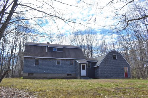 15 Ledgemere Dr, Winthrop, ME 04364 exterior