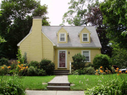 23 Pierrepont Rd, Newton, MA 02462 exterior