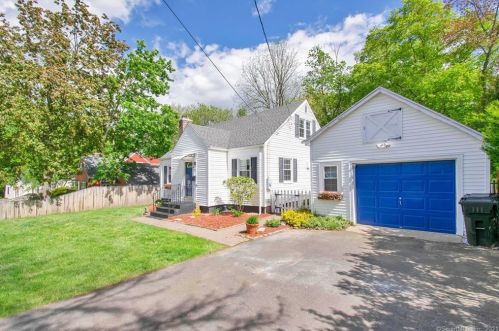 79 Circle Dr, Windsor-Locks, CT 06096 exterior