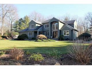 158 Glen Hill Dr, South Kingstown, RI 02874 exterior