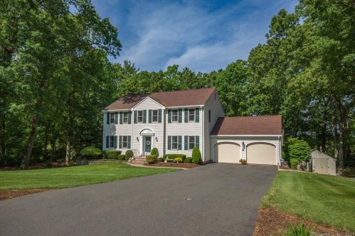 22 Ellsworth Ln, Ellington, CT 06029 exterior
