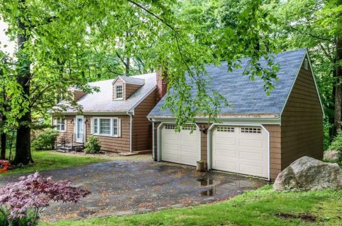 64 Spireview Rd, Ridgefield, CT 06877 exterior