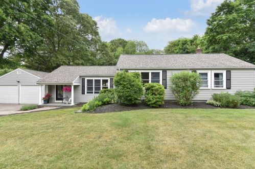 33 Potowomut Rd, North Kingstown, RI 02852 exterior