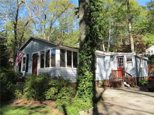 123 Spring Grove Rd, Glocester, RI 02814 exterior