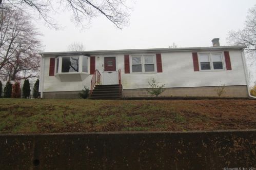 67 Red Oak Rd, Bridgeport, CT 06606 exterior