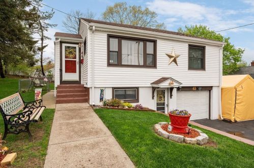 43 Lydia Ave, Woonsocket, RI 02895 exterior