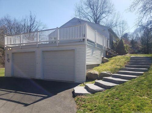 18 Rundelane, Bloomfield, CT 06002 exterior