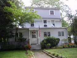 1828 Washington St, Newton, MA 02466 exterior