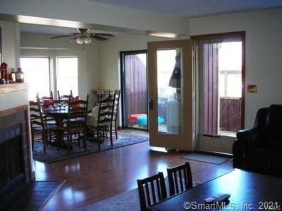 271 Sunwood Dr, Huntington, CT 06484 exterior