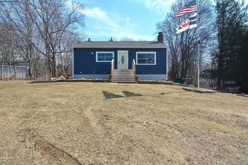 16 Marla Ave, Gales Ferry, CT 06339 exterior