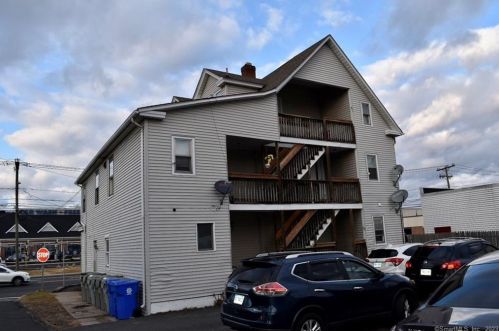 146 Pine St, Bristol, CT 06010 exterior