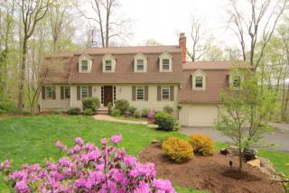 68 Saunders Ln, Ridgefield, CT 06877 exterior