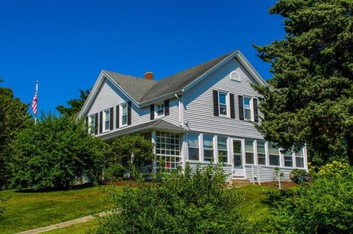 234 Watch Hill Rd, Westerly, RI 02891 exterior