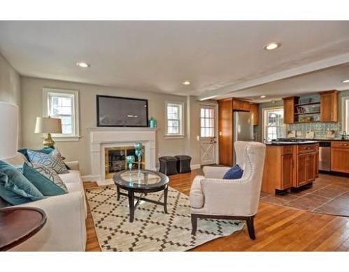 7 Vermont Ave, Natick, MA 01760 exterior