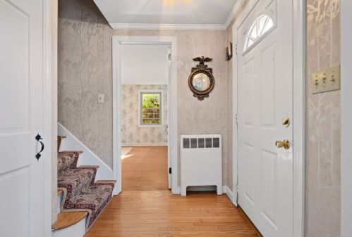 6 Avondale Rd, Hartford, CT 06117 exterior
