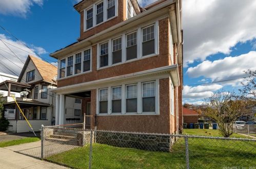 2216 Main St, Bridgeport, CT 06606 exterior
