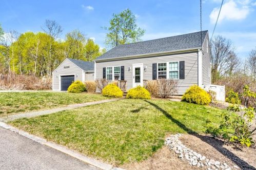 164 Venice Ave, Johnston, RI 02919 exterior