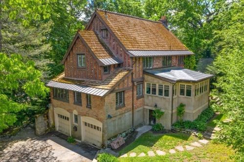 515 Beacon St, Roxbury Xing, MA 02467 exterior