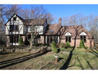 8 Osprey Dr, Seymour, CT 06483 exterior