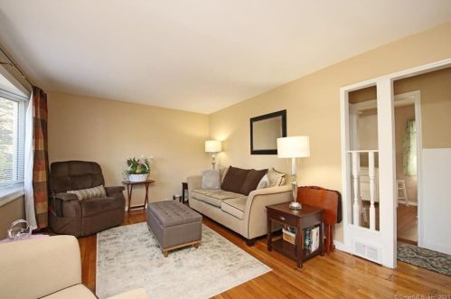 20 Alameda Pl, Bridgeport, CT 06610 exterior