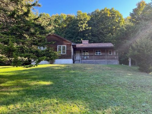 152 Pond Rd, North Franklin, CT 06254 exterior