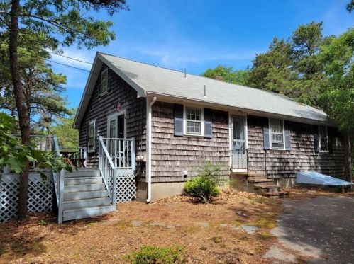 320 Edgewood Rd, Eastham, MA 02642 exterior