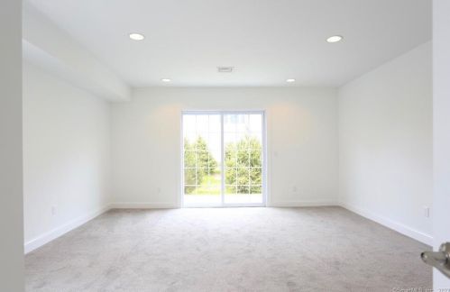 501 Copper Square Dr, Bethel, CT exterior