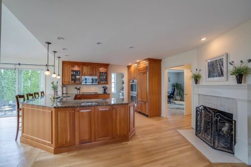 5 Benjamin Kidder Ln, Bedford, MA 01730 exterior