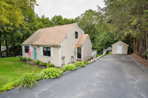11 Brewster Rd, Worcester, MA 01602 exterior