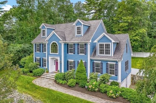 56 Liberty St, Middleton, MA 01949 exterior