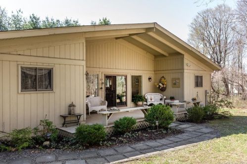 42 Bueford Ct, Goshen, CT 06756 exterior