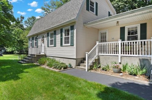 14 Ruthen Cir, Shrewsbury, MA 01545 exterior