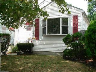 146 Donelson St, Providence, RI 02908 exterior