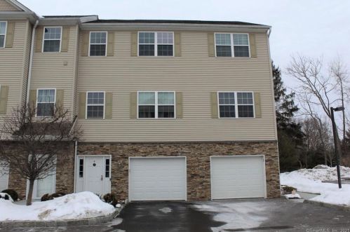 8 Riverview Ct, Brookfield Center, CT exterior