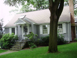 17 Tamarac Rd, Newton, MA 02464 exterior