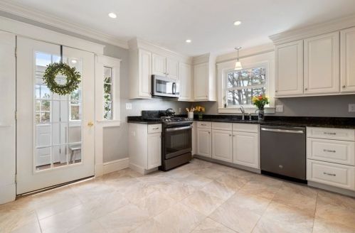 225 Franklin St, Wrentham, MA 02093 exterior