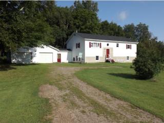 1182 Sweet Hollow Rd, Sheldon, VT 05483 exterior