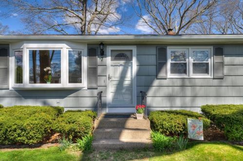 7 Cosett Rd, Warwick, RI 02886 exterior