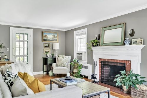 44 Vermont St, Roxbury-Xing, MA 02132 exterior
