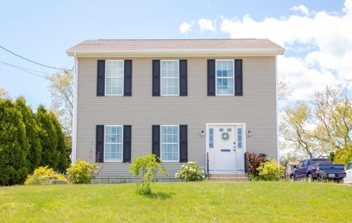 32 Charlene Ave, Westerly, RI 02891 exterior