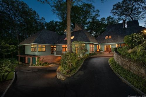 122 Woods End Rd, New Canaan, CT 06840 exterior