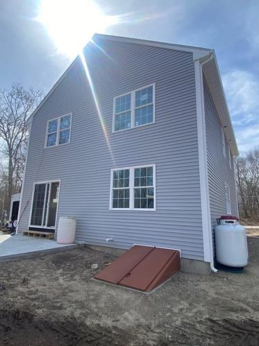 398 Westerly Bradford Rd, Westerly, RI 02891 exterior