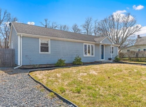 23 Summer Ave, Horseneck-Beach, MA 02790 exterior