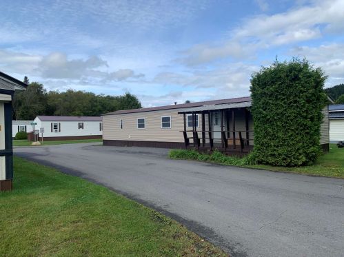 4 Birch St, Colebrook, NH 03576 exterior