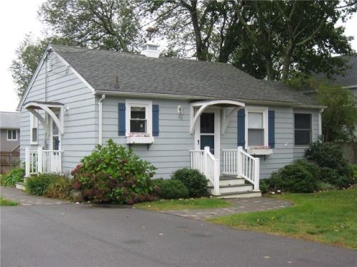 34 Maywood Rd, South Kingstown, RI 02882 exterior