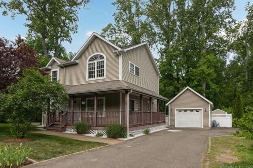 10 Lakewood Rd, East Hampton, CT 06424 exterior