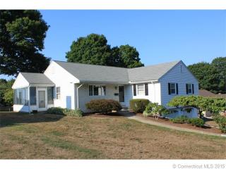 262 Dale Rd, Hartford, CT 06109 exterior