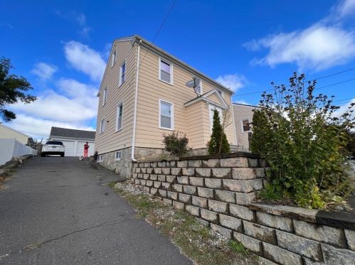 416 Savoy St, Bridgeport, CT 06606 exterior