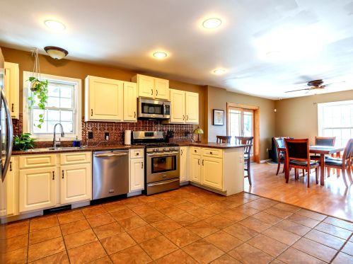 178 Chestnut Dr, Gilford, NH 03249 exterior