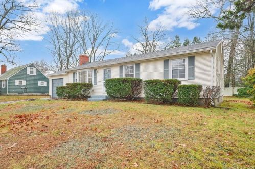 17 Wagon Rd, Enfield, CT 06082 exterior